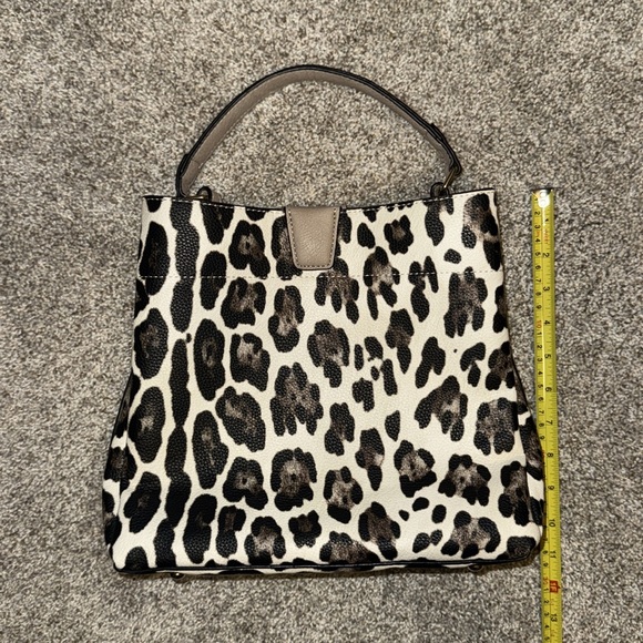 Jen&Co Vegan Leather Leopard Print Handbag NWOT - Picture 4 of 4